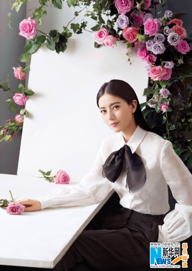 L'actrice chinoise Gao Yuanyuan pose pour un magazine