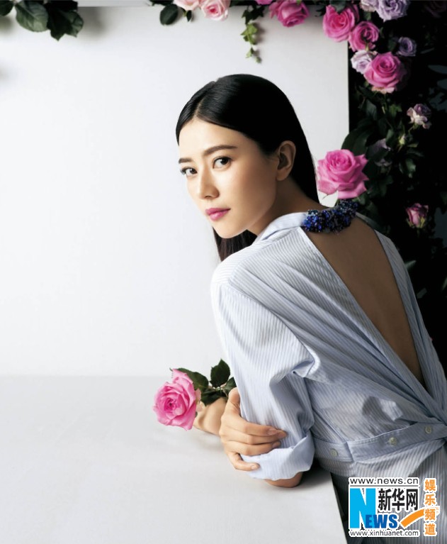 L'actrice chinoise Gao Yuanyuan pose pour un magazine