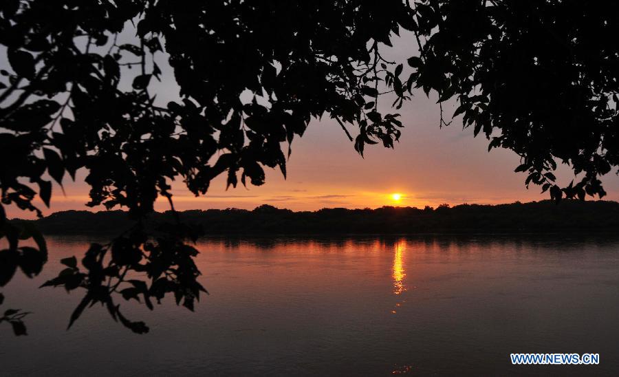 Lever de soleil sur la rivière Wusuli