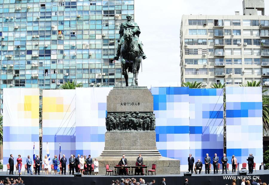 Entrée en fonction du nouveau président uruguayen