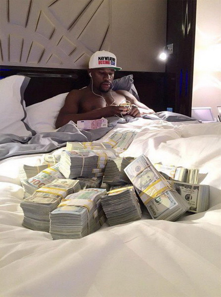 La vie de luxe du champion de boxe américain Floyd Mayweather