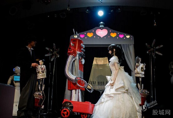 Le premier mariage entre robots à Tokyo