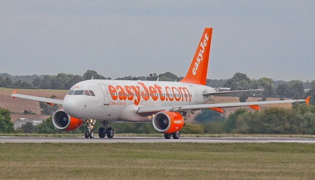 Un avion d'EasyJet fait un atterrissage d'urgence à cause d'un bouchon de champagne