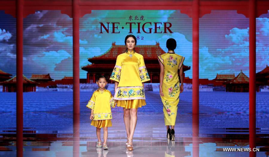 China Fashion Week : toutes en Qipao !