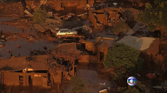 Rupture d'un barrage au Brésil : 15 morts, 45 disparus et des dégats considérables