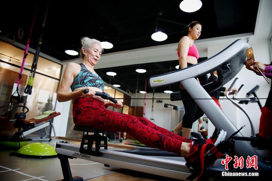 71 printemps et toujours passionnée de yoga 