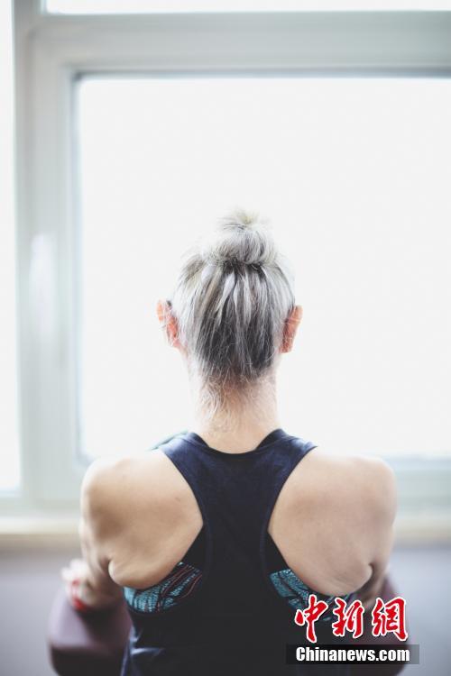 71 printemps et toujours passionnée de yoga 