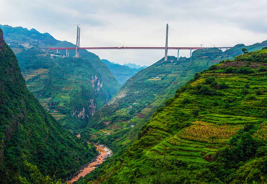 Ouverture du plus haut pont du monde dans le Guizhou