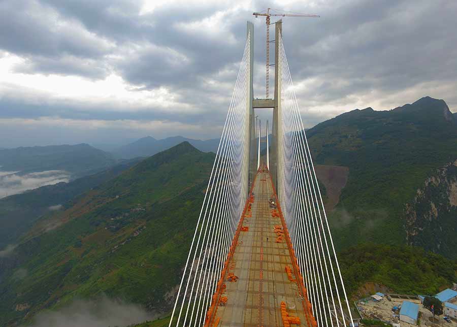 Ouverture du plus haut pont du monde dans le Guizhou