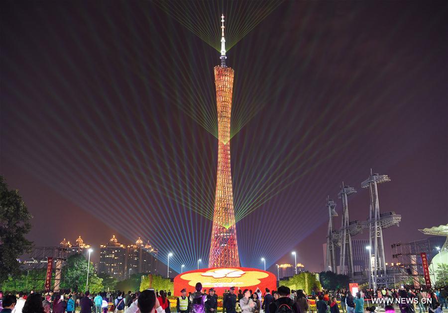 Chine : spectacle de lumières à Guangzhou