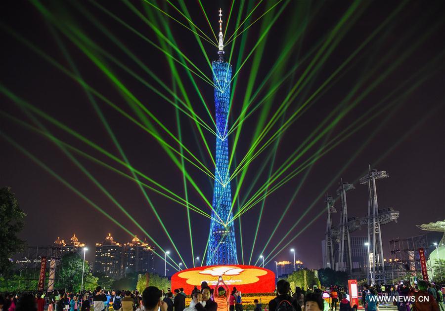 Chine : spectacle de lumières à Guangzhou