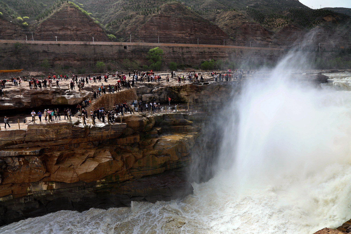 Les chutes d'eau de Hukou sont actuellement des ? chutes d'eau limpides ?