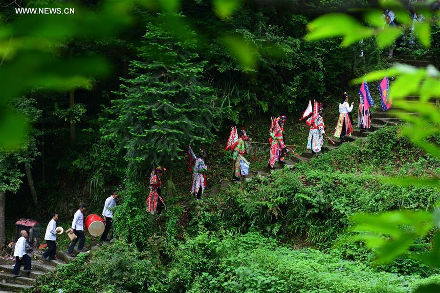 Opéra traditionnel?: spectacle gratuit dans le Guizhou