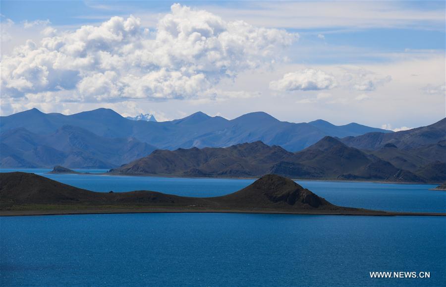 Tibet : splendides paysages du lac Yamzobog Yumco 