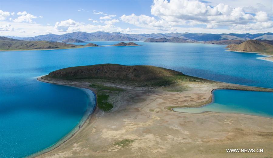 Tibet : splendides paysages du lac Yamzobog Yumco 