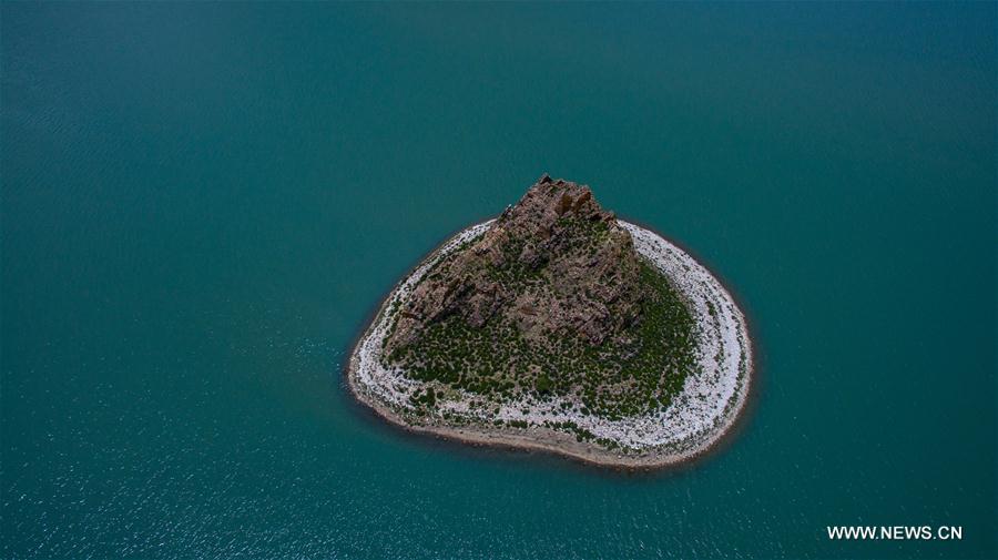 Tibet : splendides paysages du lac Yamzobog Yumco 