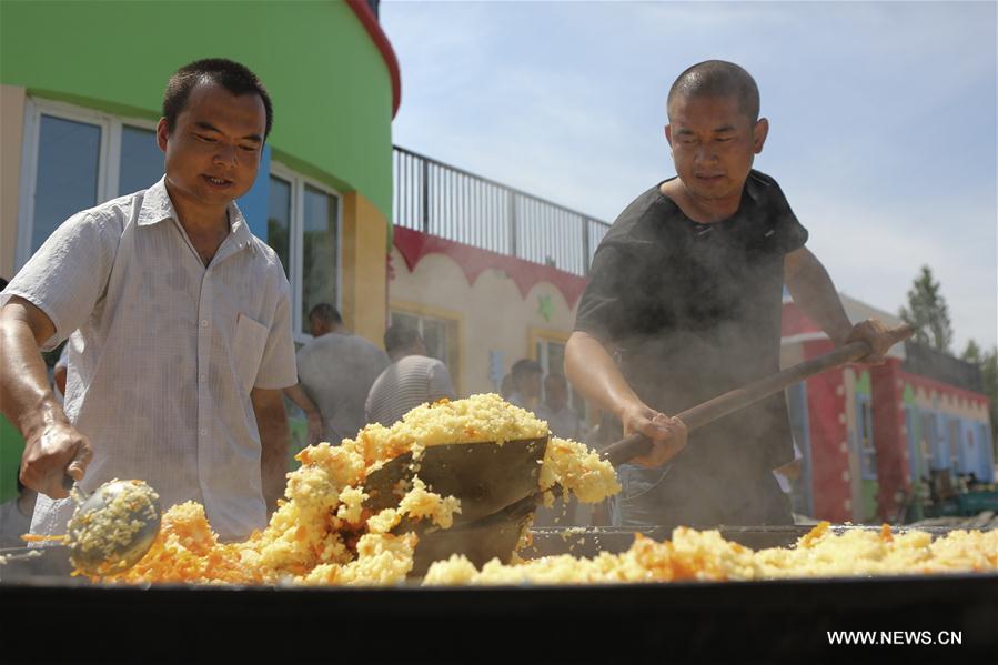 Trente-deux blessés dans un séisme de magnitude 6,6 au Xinjiang