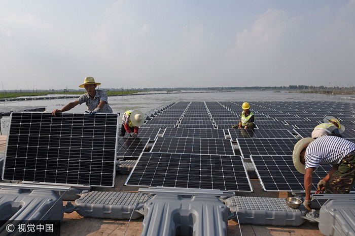 La plus grande ferme solaire flottante en activité