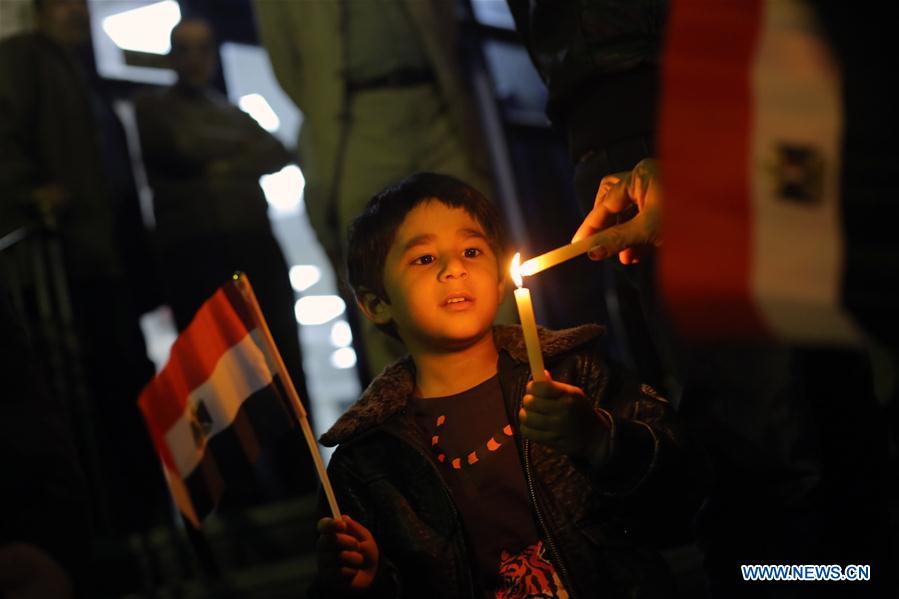 Egypte : cérémonie en hommage aux victimes de l'attentat meurtrier contre une mosquée