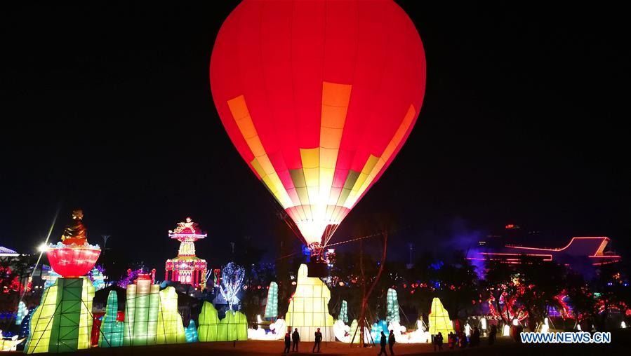 Chine : festival des lanternes à Chongqing