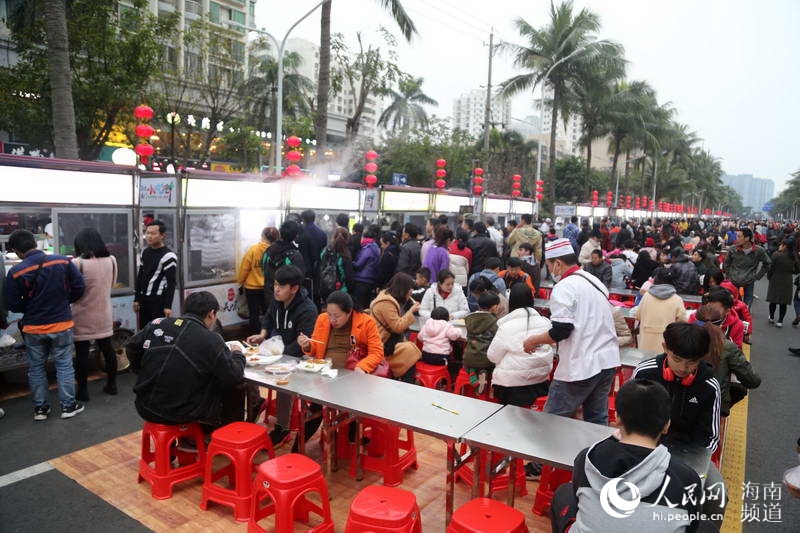 Hainan : vue aérienne d'un marché de nuit