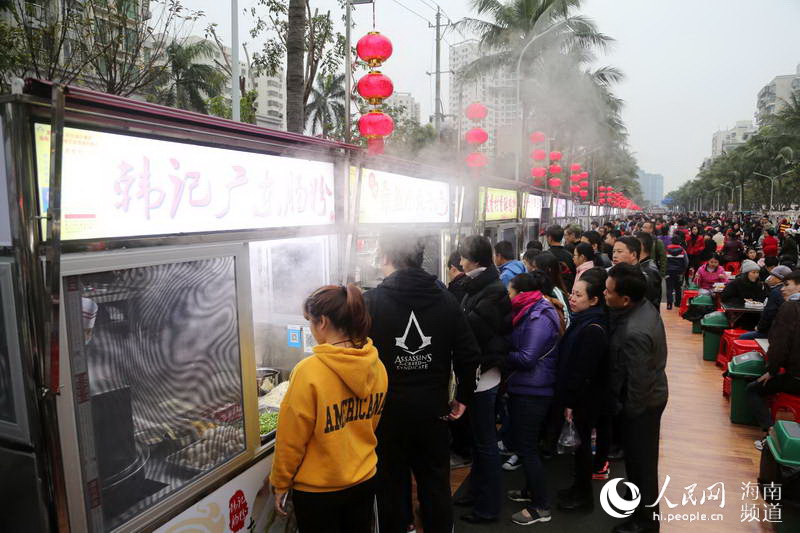 Hainan : vue aérienne d'un marché de nuit