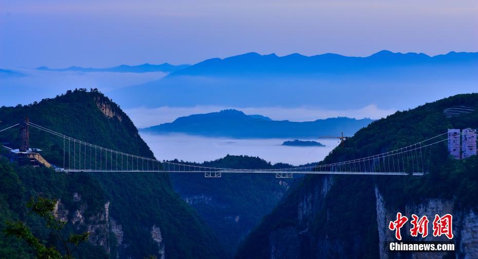 Le pont en verre des gorges de Zhangjiajie obtient le ? prix Nobel des ponts ?