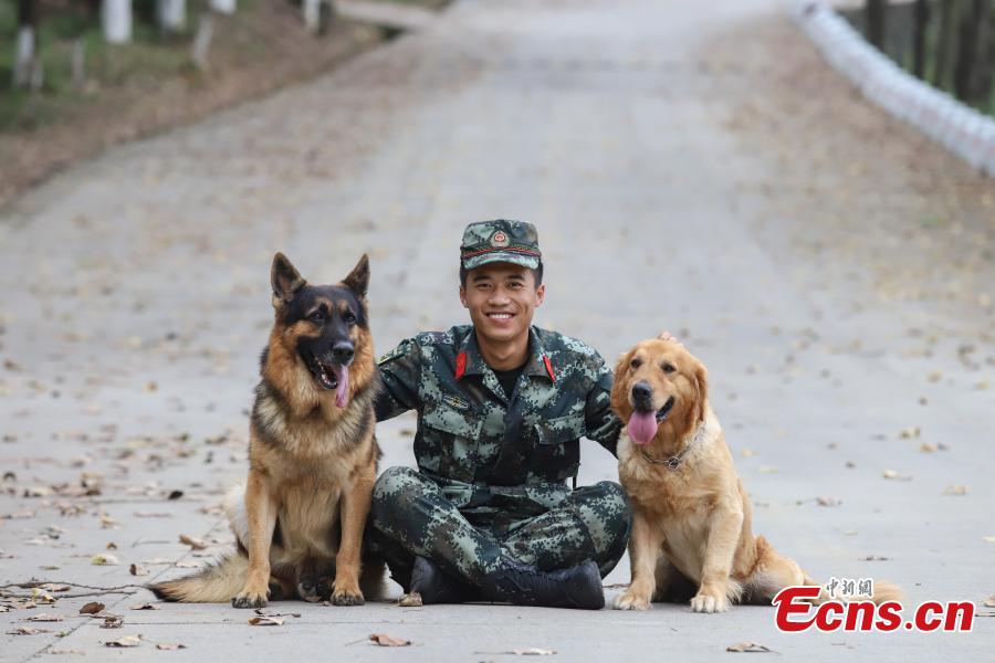 Il est toujours difficile de dire au revoir à un chien policier