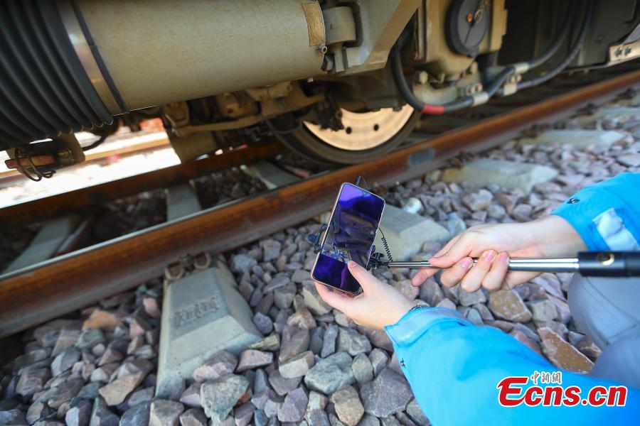 La première équipe uniquement féminine de techniciennes de train à grande vitesse de Chine