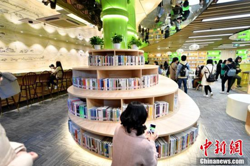 Ouverture d'une bibliothèque ? Etude 24h/24 ? à l'Université Normale du Fujian