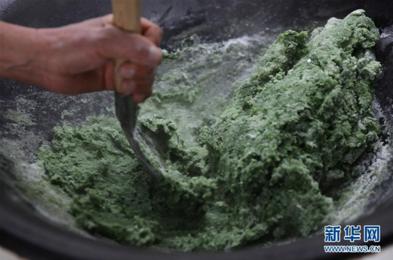 Découvrez les boulettes de riz vert du festival Qingming