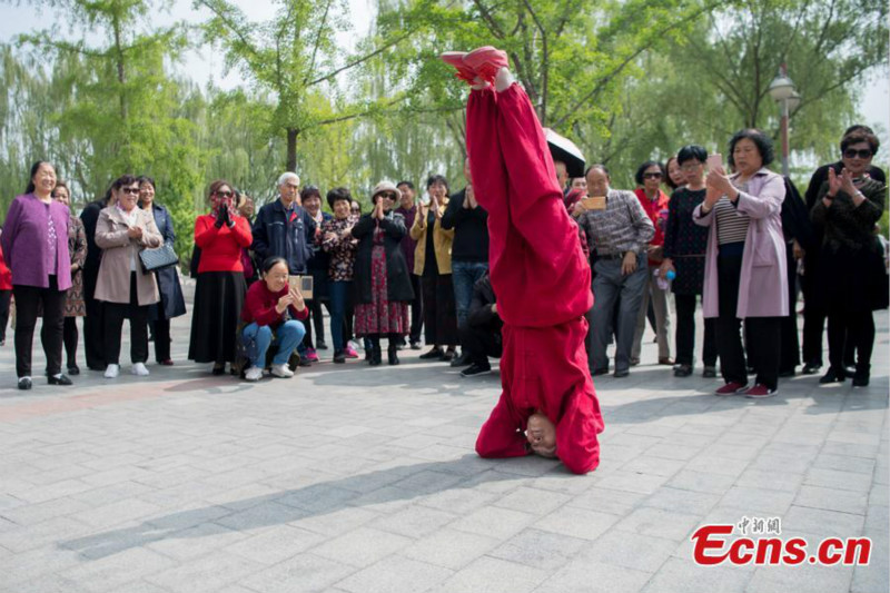 Taiyuan : une mamie de 68 ans passionnée d'activités physiques