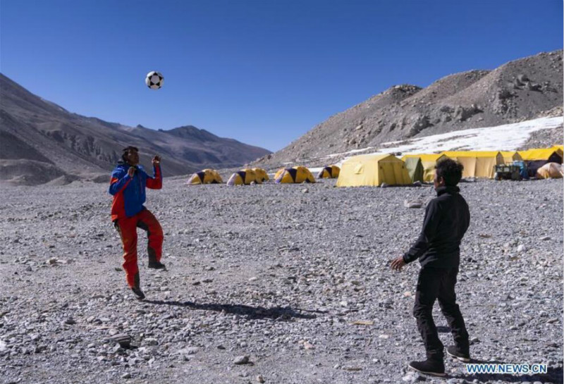 Les camps de base de la face nord de l'Everest