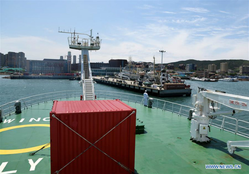 Départ d'un navire de recherche chinois pour les monts sous-marins dans la fosse des Mariannes