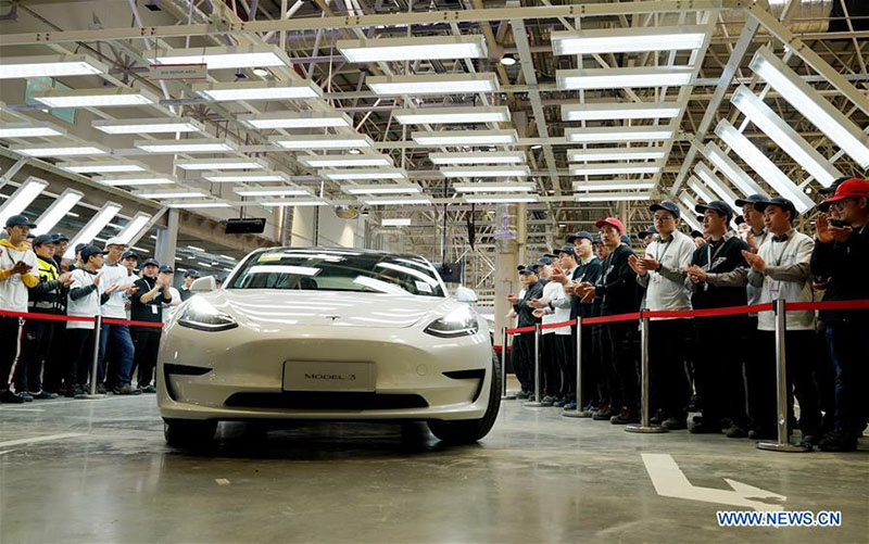 Le premier lot de voitures Tesla produites en Chine livré à Shanghai