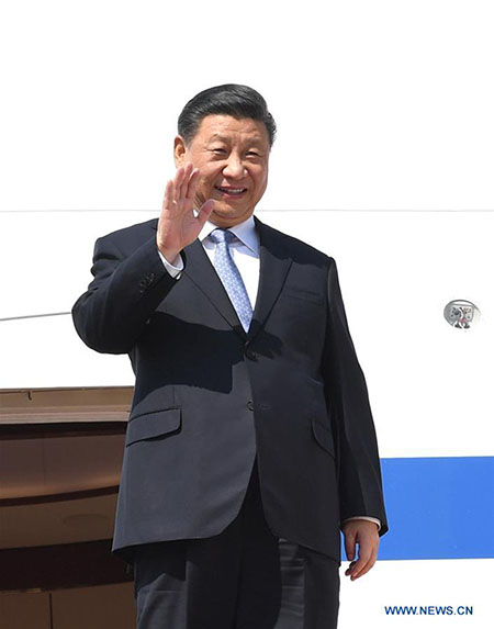 Xi arrive à Naypyidaw pour une visite d'Etat au Myanmar