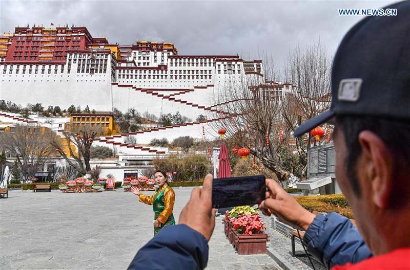 Le Palais du Potala de Lhassa organise une visite diffusée en direct