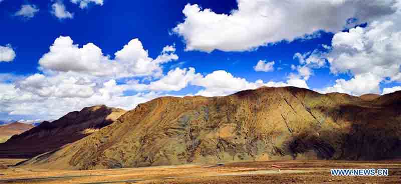 Paysages de la réserve naturelle nationale du mont Qomolangma