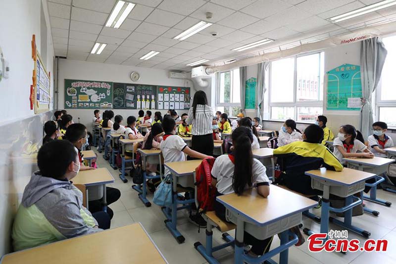 Plus de 400 000 étudiants de Beijing reprennent les cours 