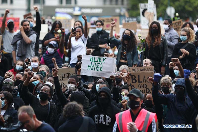 Bruxelles : plus de 10.000 personnes manifestent contre le racisme et l'injustice