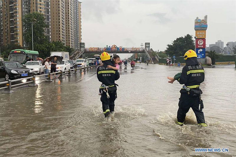 Chine : des pluies torrentielles font des ravages au Sichuan