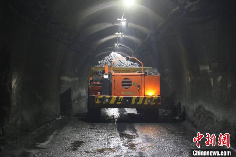 Gansu : un camion minier autonome 5G dans un puits de mine à 1 000 mètres de profondeur