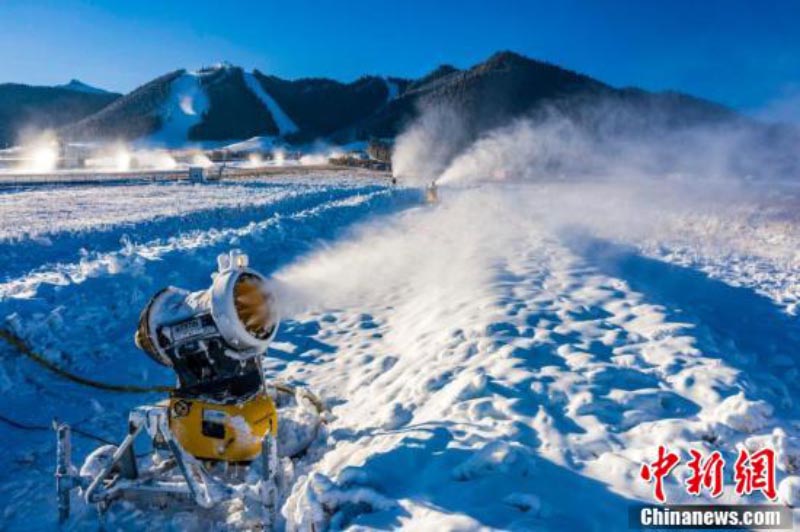 Les stations de ski autour d'Urumqi se préparent pour la nouvelle saison de neige