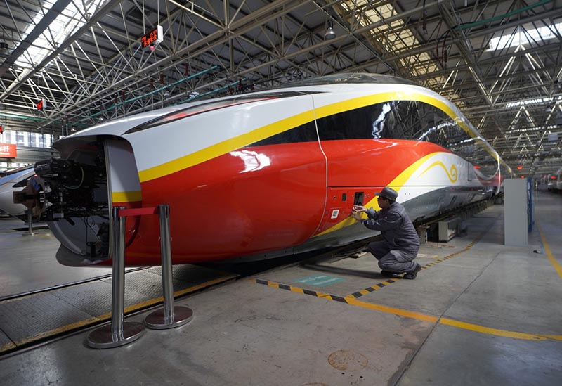 Un nouveau train à grande vitesse sort des cha?nes dans le Hebei