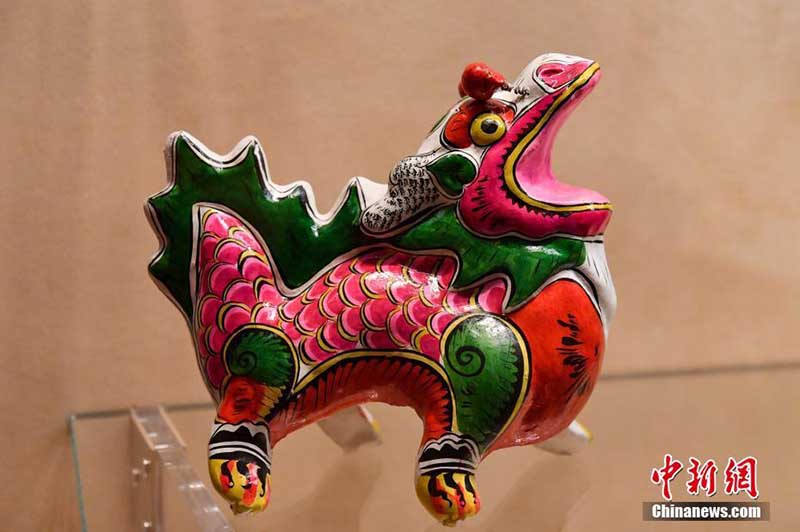  Les sculptures colorées en argile des 12 signes du zodiaque chinois exposées au Musée national de Chine à Beijing