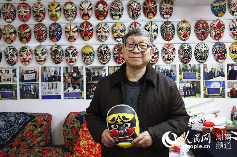 Un homme de 76 ans de Changsha a peint 3000 masques en 30 ans