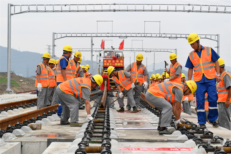 La Chine construit son premier chemin de fer à grande vitesse contr?lé en partie par des capitaux privés