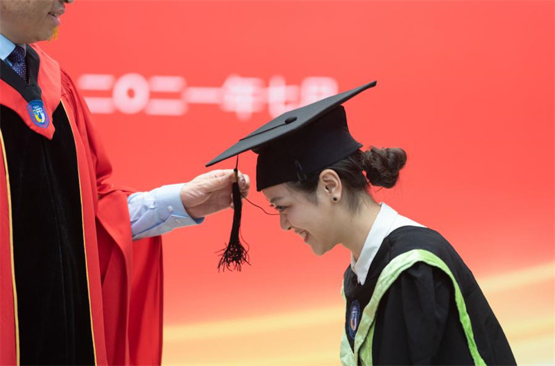 Chine : cérémonie de remise des dipl?mes à l'Université des langues étrangères de Beijing