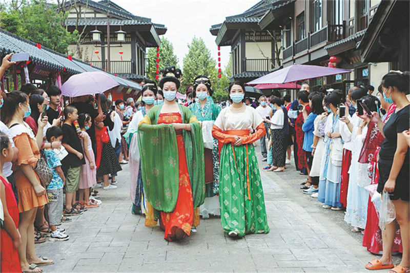 Le Hanfu, ou des fils d'or dans une nouvelle ville ancienne