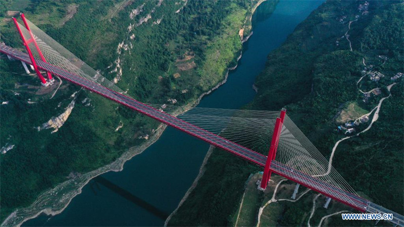 Les ponts du Guizhou montagneux